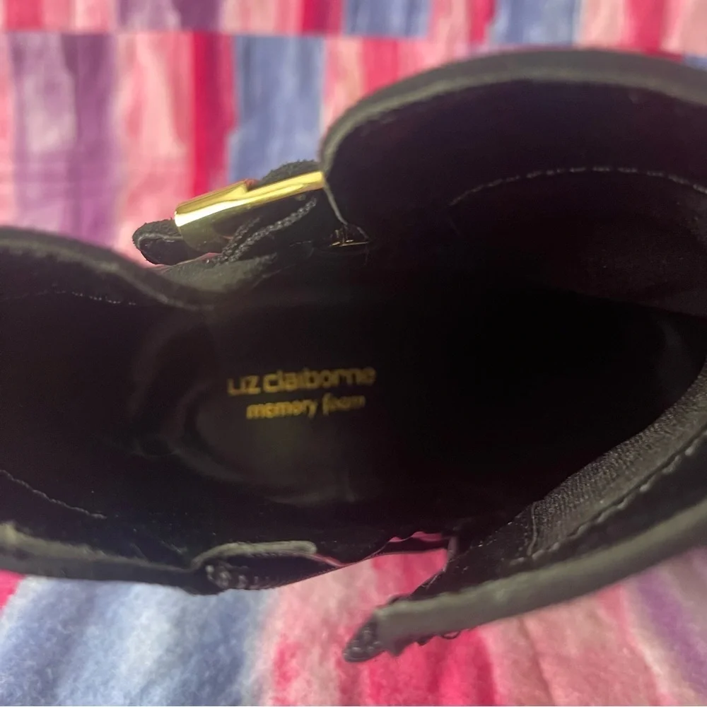 Liz Claiborne Black Ankle closed toe Booties with Gold Buckle size 10 new